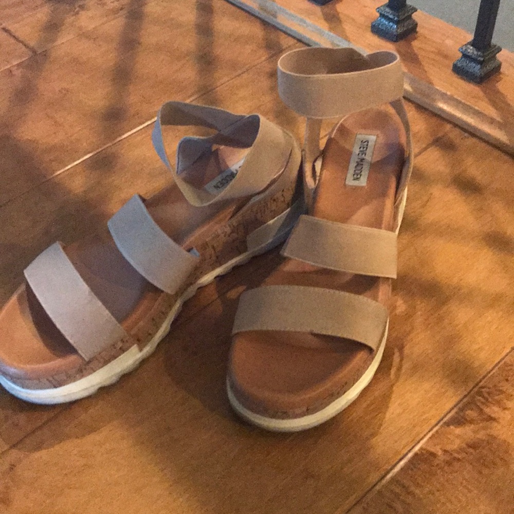Steve Madden platform sandals